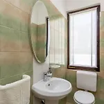 In Near The Sea And Town Center Apartamento
