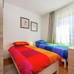 In Near The Sea And Town Center Apartamento *