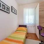 In Near The Sea And Town Center Apartamento Pula