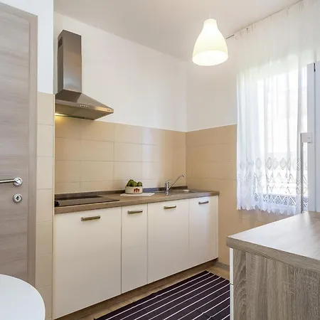 In Near The Sea And Town Center *