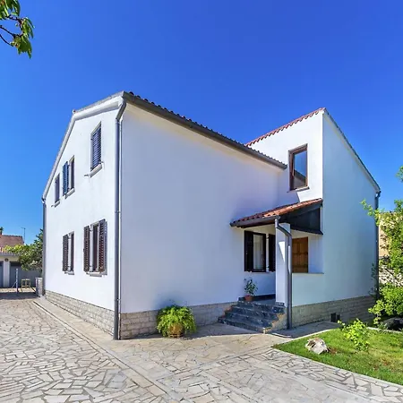 Modern In Katari With Terrace Apartament