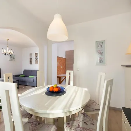 Apartment Modern In Katari With Terrace