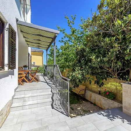 Apartament Modern In Katari With Terrace