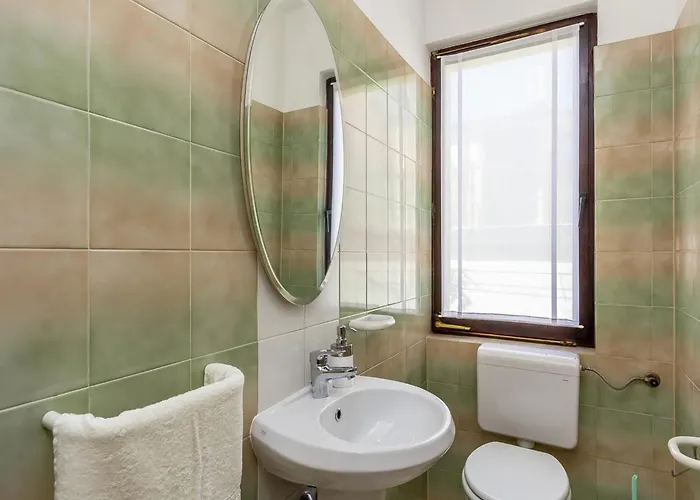 In Near The Sea And Town Center Apartment