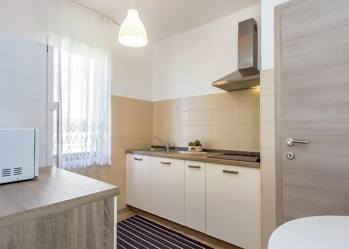 In Near The Sea And Town Center Pula