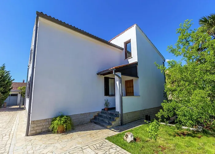 Apartment In Near The Sea And Town Center *