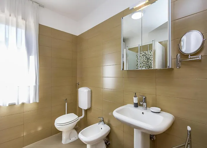 In Near The Sea And Town Center Pula