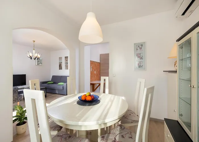 Apartment In Near The Sea And Town Center